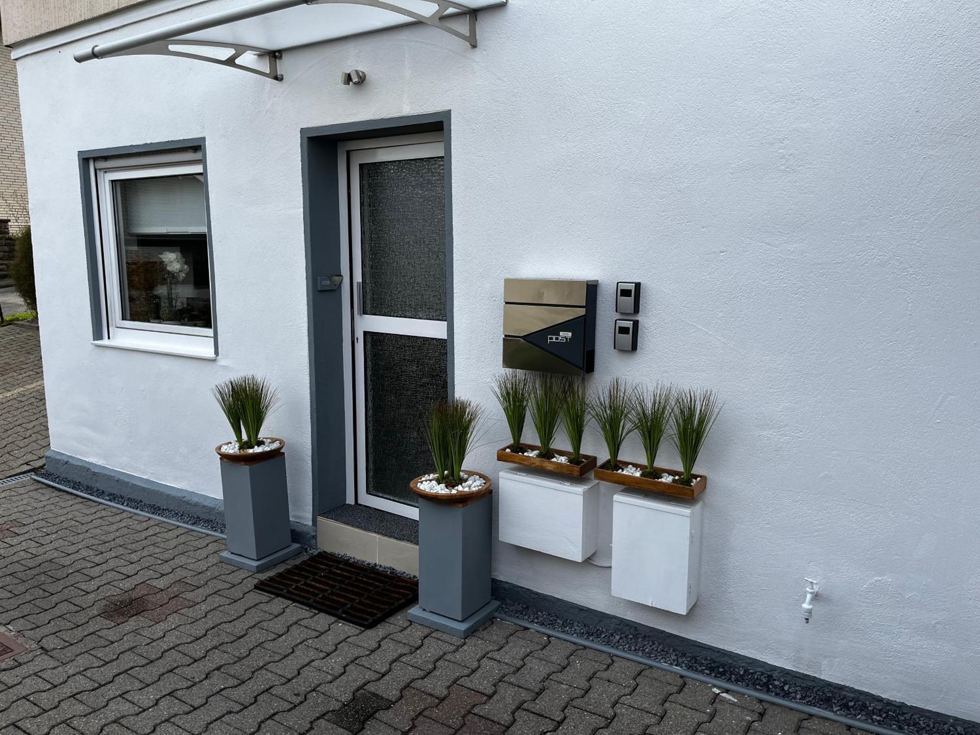 Beste Lage In Bochum Sehr Hochwertige, Individuelle Wohnung Als Hotelalternative Mit Suedterrasse, Pkw-Stellplatz, Wallbox U.V.M. Екстериор снимка